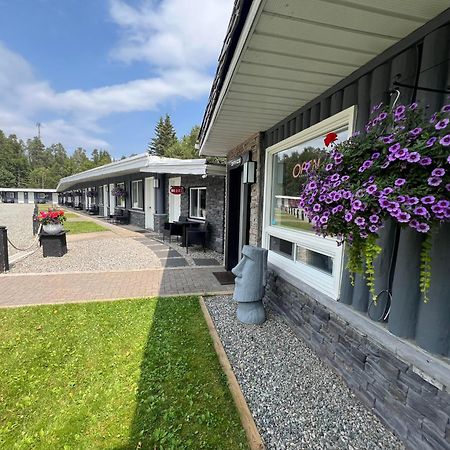 Mystic Isle Motel Wawa Eksteriør bilde