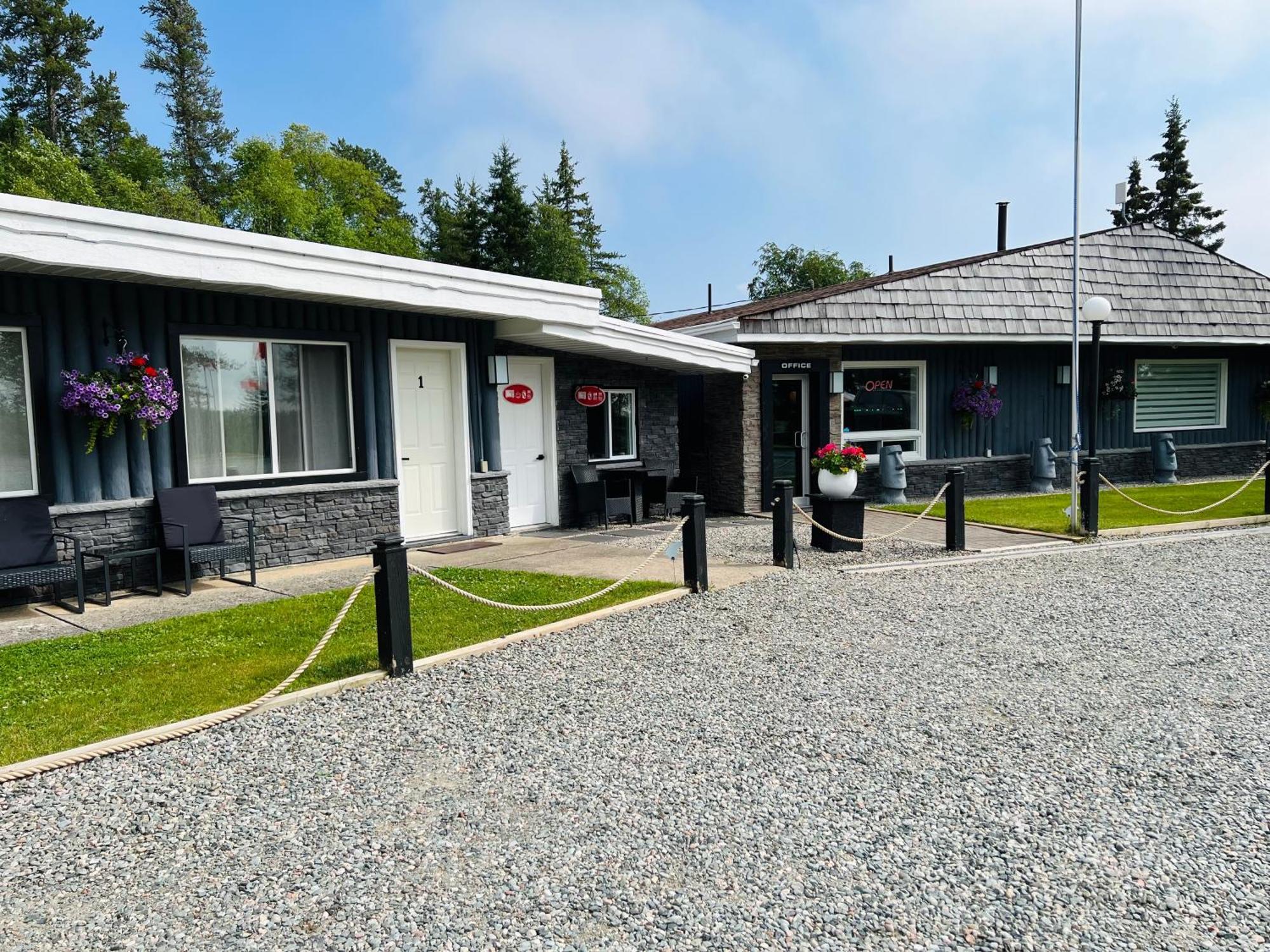 Mystic Isle Motel Wawa Eksteriør bilde