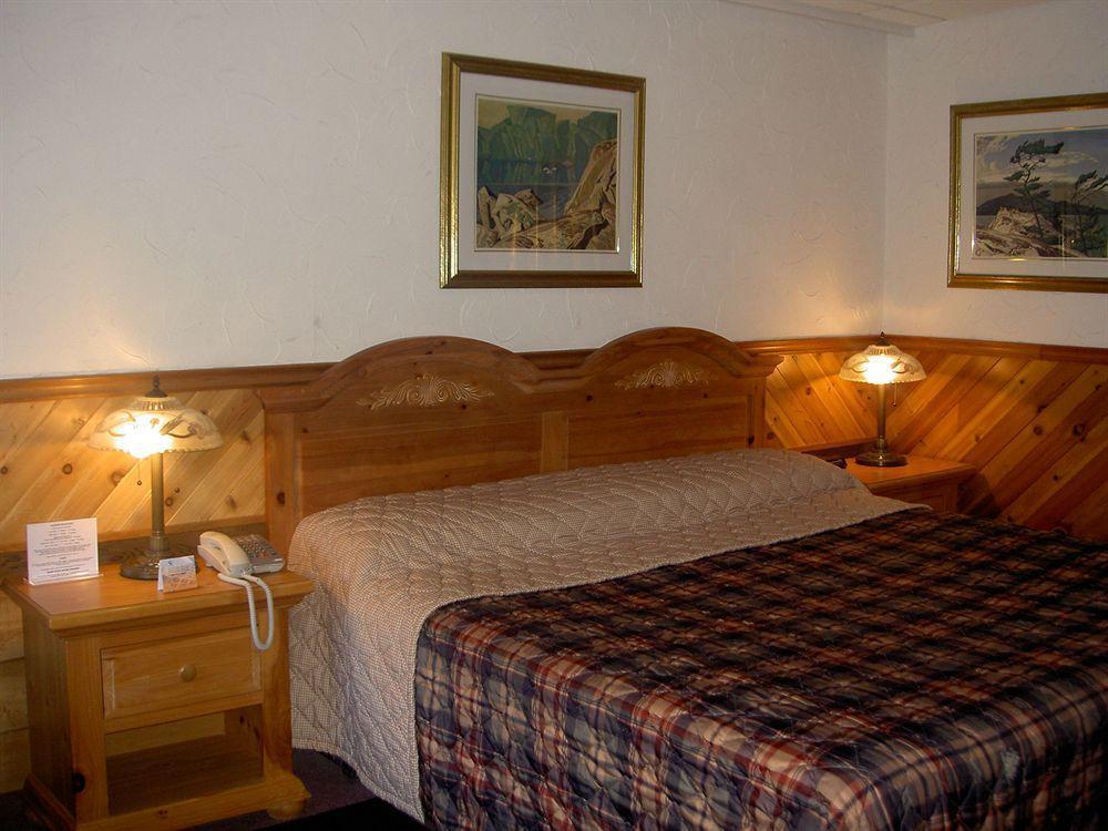 Mystic Isle Motel Wawa Eksteriør bilde
