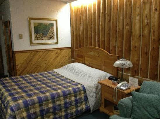 Mystic Isle Motel Wawa Eksteriør bilde